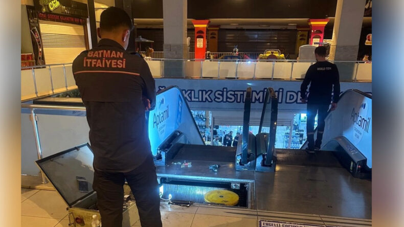 AVM'de Korkunç Kaza: Küçük Kızın Parmak Aceleyle Koptu