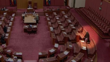 Avustralya'da Burka Giyen Siyaset&ccedil;i Tartışma Yarattı