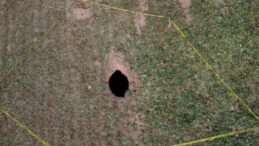 Aynı ilçede bir obruk daha: Tarlasına gittiğinde fark etti