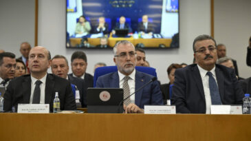Bakan Işıkhan, belediyelerin SGK borcunu a&ccedil;ıkladı