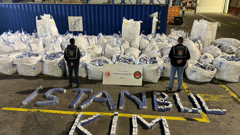 Bakanlık a&ccedil;ıkladı: 94 milyon TL değerinde 394 bin paket ka&ccedil;ak sigara yakalandı