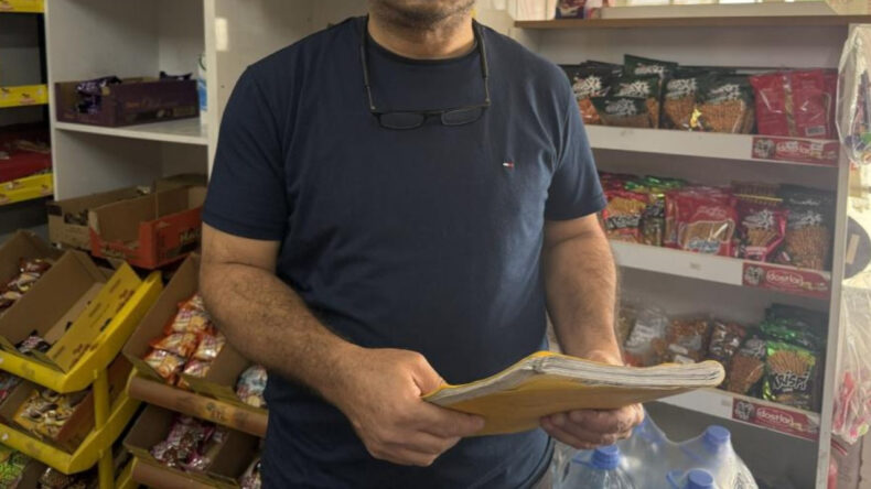 Bakkala Geldi, Veresiye Defterini Satın Aldı: 80 Binlik Borcu Sildi