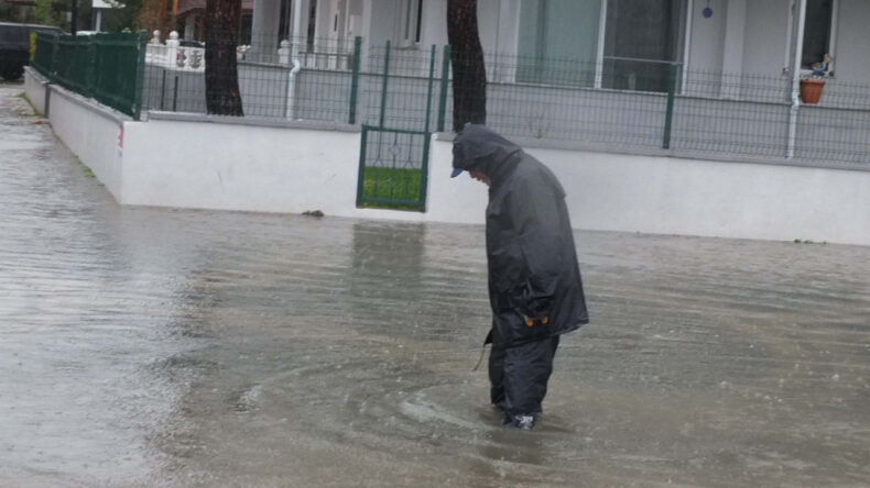 Balıkesir'de Su Baskınları Yaşandı