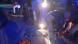 Balıkesir&rsquo;de Kamyonet Devrildi: Bir Kişi Hayatını Kaybetti, Diğeri Ağır Yaralı