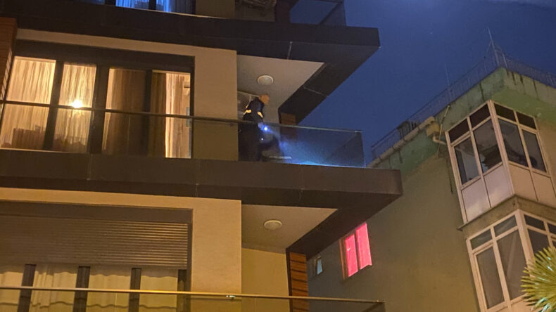 Balkondan Düşen Yaşlı Adam Hayatını Kaybetti