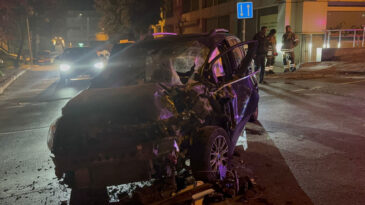 Bayrampaşa'da Otob&uuml;s, Yasak D&ouml;n&uuml;şte Otomobille &Ccedil;arpıştı