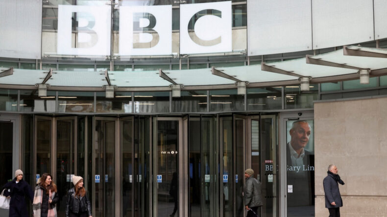 BBC'de Şok İstifalar: Üst Düzey İsimler Görevden Ayrıldı