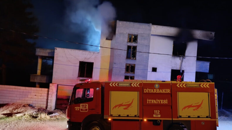 Bir anda alevler yükseldi, ev kullanılamaz hale geldi