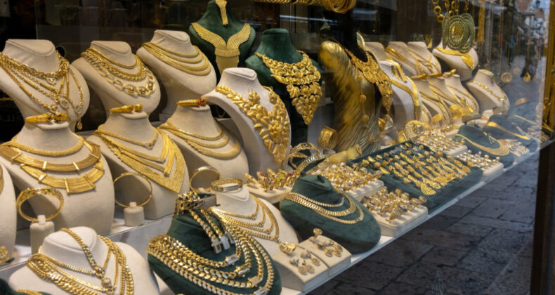 Borsa kaybettirdi, altın kazandırdı