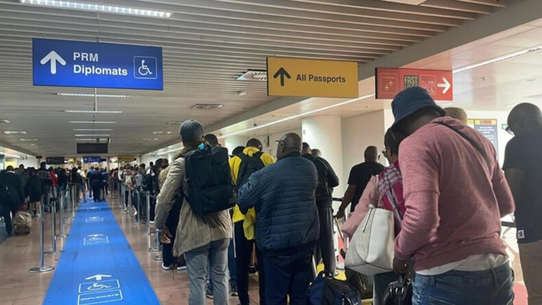 Br&uuml;ksel Havalimanı&rsquo;nda İHA Alarmı: U&ccedil;uş Trafigi Durduruldu