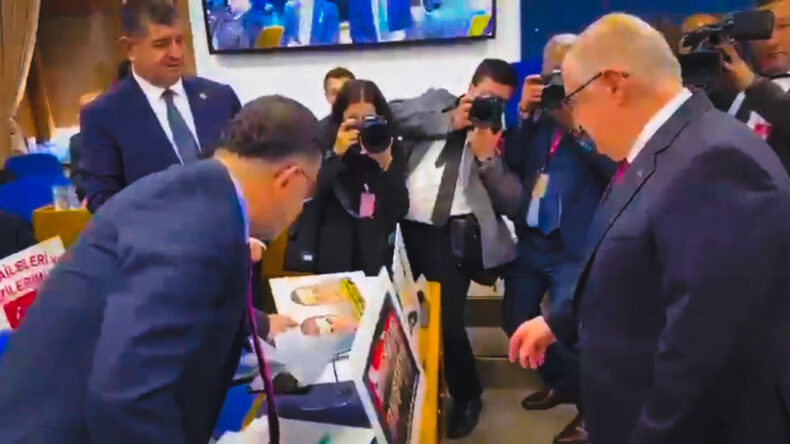 Bu Sefer Kriz Olmadı: Bakan Dikkatle İnceledi, CHP'li Vekillere Teşekkür Etti