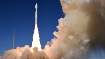 Çin Teknoloji Test Uydularını Uzaya Gönderdi