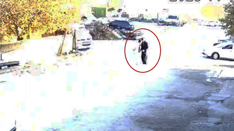 Çakmak İçin Yanaştı, Kafasından Bıçakladı