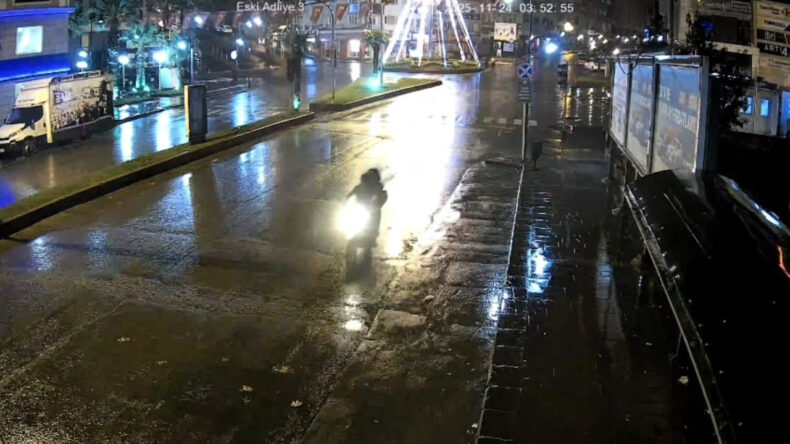 &Ccedil;aldıkları Motosikleti Kent Merkezine Bırakan İki &Ccedil;ocuk Serbest Kaldı