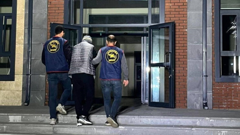 &Ccedil;anakkale'de İki Kişi Tutuklandı