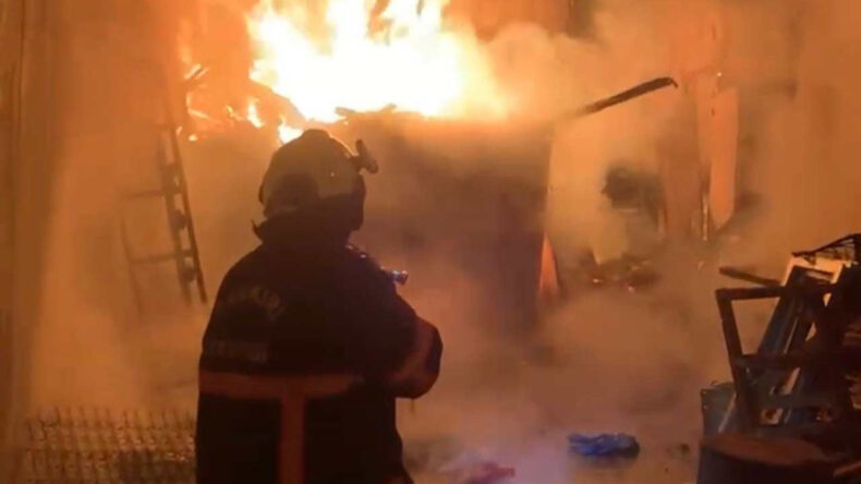 &Ccedil;ankırı'da İki Ev Alev Alev Yandı