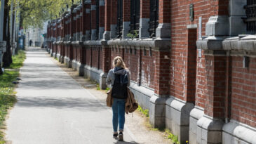 &Ccedil;arpıcı rapor: AB dışından gelenlere iş bulma konusunda ayrımcılık var