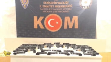 &Ccedil;ekici &Uuml;zerindeki Ara&ccedil;ta Bulunanlar Şaşkınlık Yarattı
