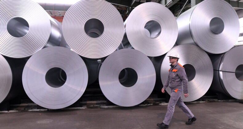 &Ccedil;elik &uuml;retimi &Ccedil;in'in etkisi ile sert d&uuml;şt&uuml;