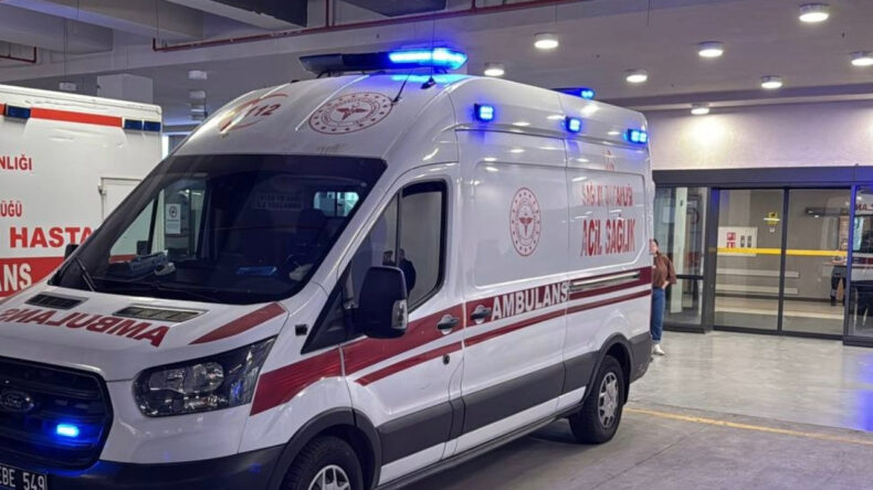 İş&ccedil;i Minib&uuml;s&uuml; Kaza Yaptı: 2 Hayatını Kaybetti, 7 Yaralı