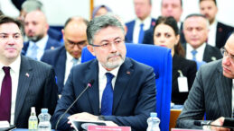 &Ccedil;ift&ccedil;inin Borcu 1 Trilyonu Aştı