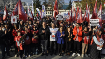 İş&ccedil;ilerden Kod 22 Protestosu
