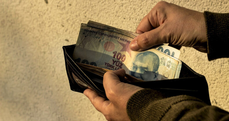 A&ccedil;lık Sınırı Asgari &Uuml;cretin 8 Bin Lira &Uuml;zerinde