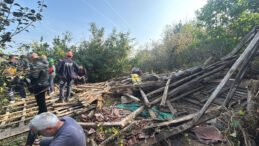 Çöken Ahşap Yapının Altında Kalan Adam Hayatını Kaybetti