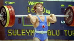 Cep Herk&uuml;l&uuml; Naim S&uuml;leymanoğlu: Time'a kapak olan ilk T&uuml;rk