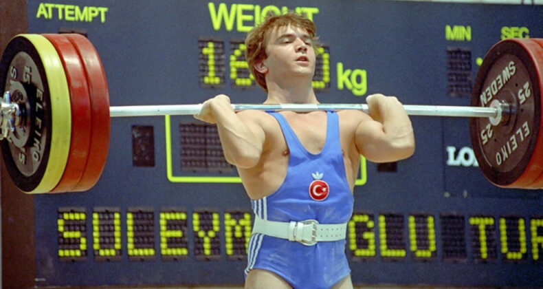 Cep Herk&uuml;l&uuml; Naim S&uuml;leymanoğlu: Time'a kapak olan ilk T&uuml;rk