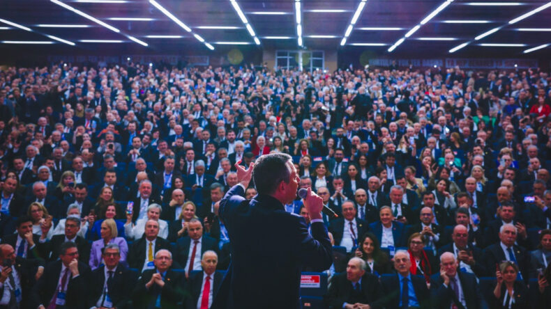 CHP Kurmayları PM ile İlgili Gelen Yorumlara Sert Tepki Gösterdi