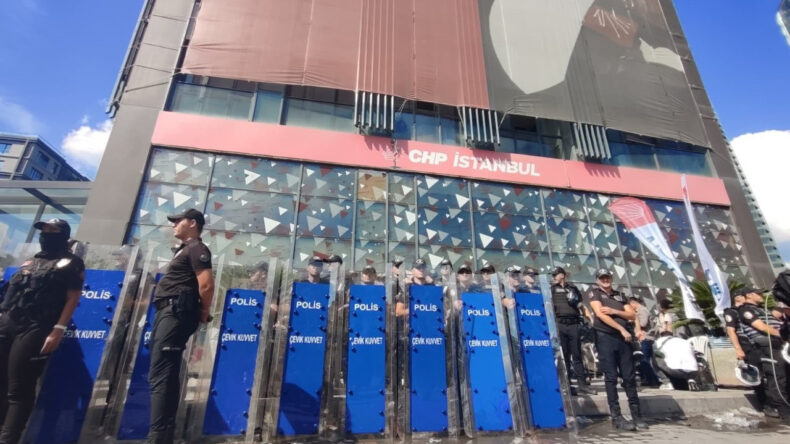 CHP'den Gürsel Tekin'in Kullandığı Odaların Kirletildiği İddialarına Cevap