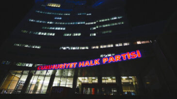 CHP'den İhra&ccedil; Kararına Yargı Engeli