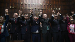 CHP'den İstifa Eden İsa Yıldırım, AKP'ye Katıldı