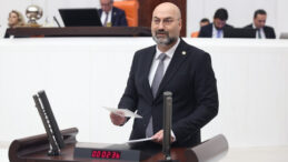 CHP'li A&ccedil;ıkel&rsquo;den Ara&ccedil; Teslim T&ouml;renine Tepki: 'Kamu Kaynağı Şov Malzemesi Yapılıyor'