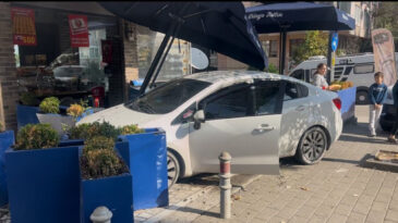 Cipe &Ccedil;arpmamak İ&ccedil;in Pastaneye Girdi