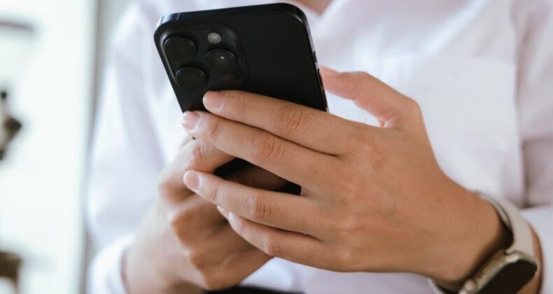 Coca-Cola'ya 'yazışmaları sildin' cezası