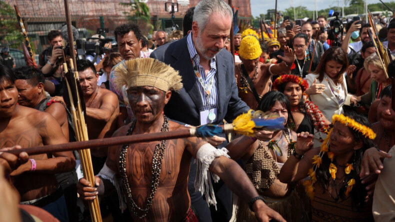 COP30 Krizi: Yerliler Zirveye Giden Yolu Kapatmış Durumda