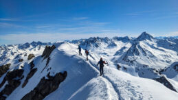 Dağ Tırmanışında Trajik Son: D&uuml;şerek Hayatını Kaybettiler