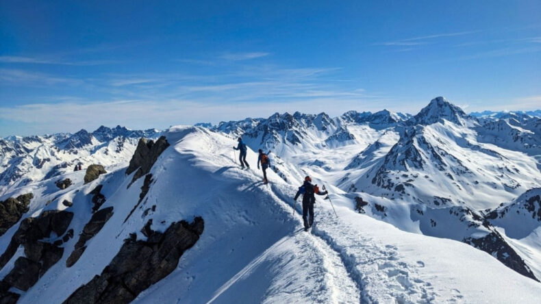 Dağ Tırmanışında Trajik Son: D&uuml;şerek Hayatını Kaybettiler