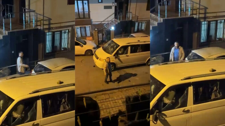 Demir Sopayla Mahallede Kaos: İki Ara&ccedil; Zarar G&ouml;rd&uuml;