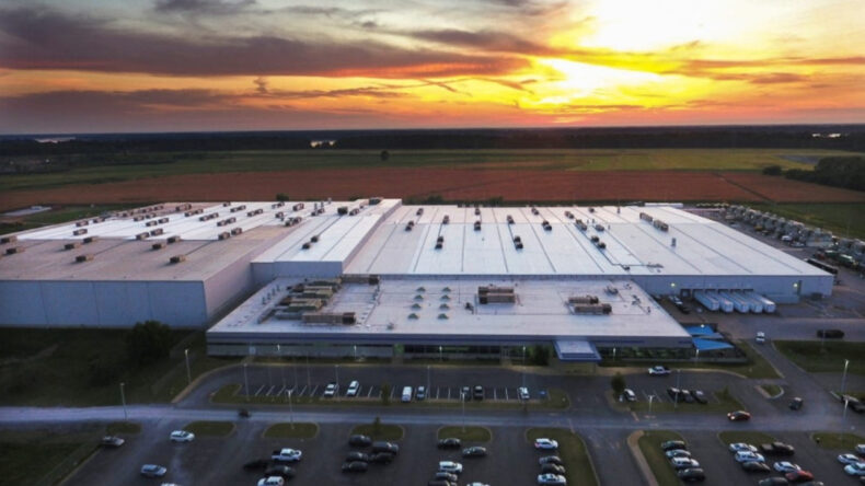 Dev tesisin bulunduğu b&ouml;lgede b&uuml;y&uuml;k tepki: D&uuml;nyanın en b&uuml;y&uuml;k s&uuml;per bilgisayarı zehir sa&ccedil;ıyor