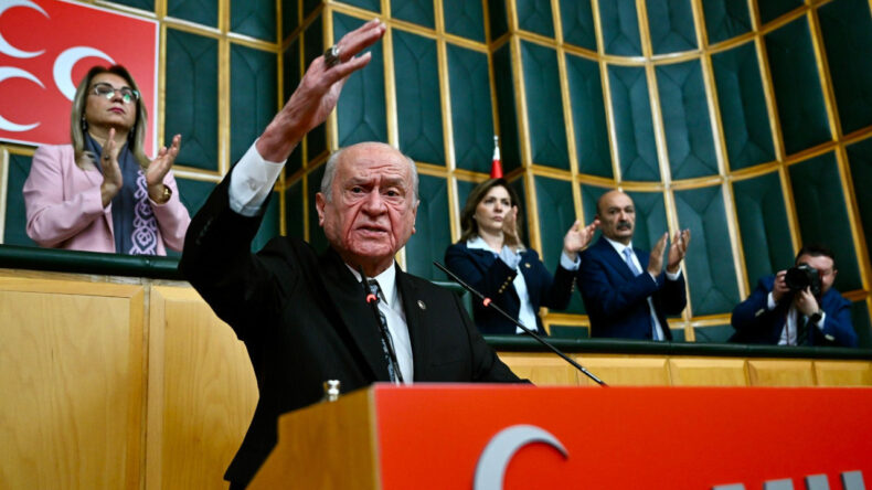 Devlet Bah&ccedil;eli: Şu yaşımda mert&ccedil;e ve d&uuml;r&uuml;st&ccedil;e haykırıyorum…