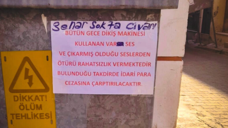 Dikiş Makinesi İçin Uyarı Afişi