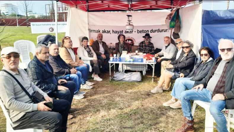 Diyanet K&uuml;lliyesine Karşı &Ccedil;adır N&ouml;beti