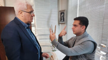 Doktorlar 17 yıl &ouml;nce '&ouml;l&uuml;r' dedi, şimdi &uuml;niversiteye hazırlanıyor