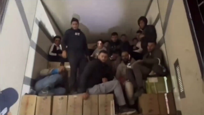 Dorseden İnsan &Ccedil;ıktı! Hatay&rsquo;da Ka&ccedil;ak G&ouml;&ccedil;men Operasyonu