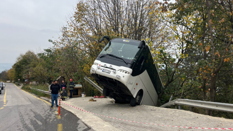 El Freni Çekilmişti, Yine de Hareket Etti