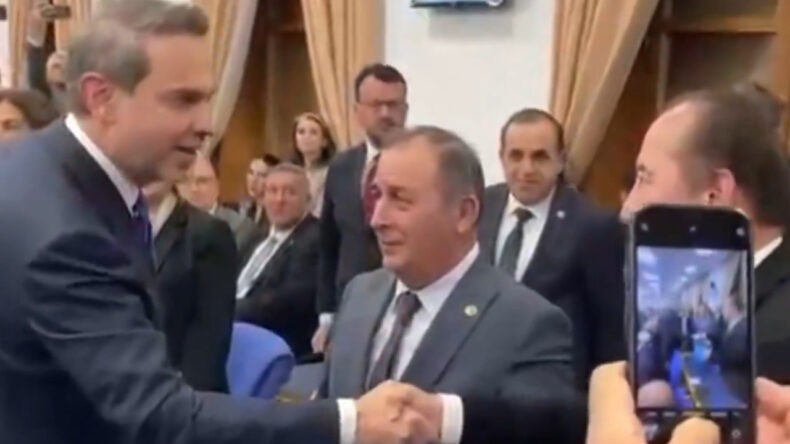 Enerji Bakanı 'Tüp boş' Eleştirisini Gülerek Karşıladı: Doğal Gaz Kullanılıyor