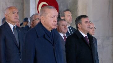 Erdoğan, Ata'nın Huzurunda: Cumhuriyet'e Tutkuyla Sahip &Ccedil;ıkıyoruz